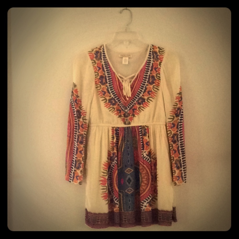 Girls boho style dress with flare-out sleeves